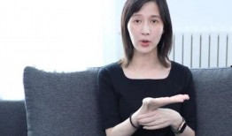 娱乐吃瓜酱视频开头捂脸的女生,娱乐吃瓜酱视频新晋网红引关注