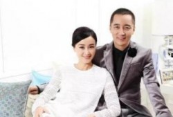 娱乐吃瓜两男主持,吃瓜两男主持的麻辣点评