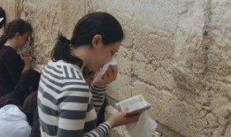 娱乐吃瓜君何炅,娱乐吃瓜界的灵魂人物